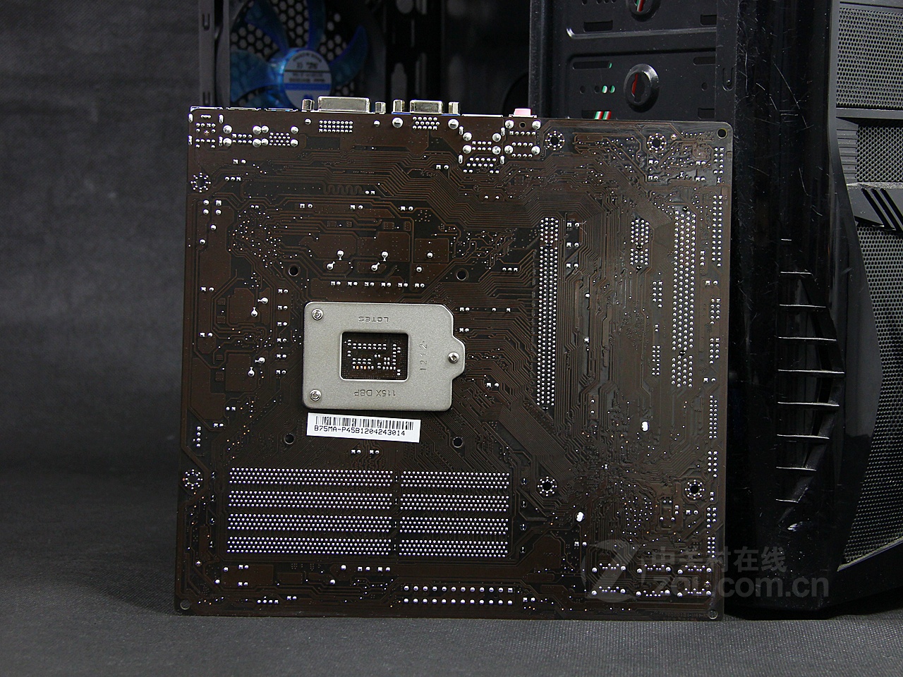 图为:微星b75ma-p45主板