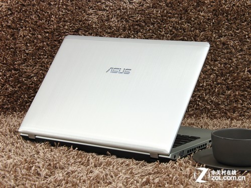 无与伦比的亮相 华硕N46影音本评测(上篇)