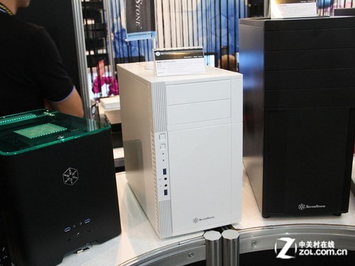 乌鸦4亮相 直击银欣2012台北电脑展台