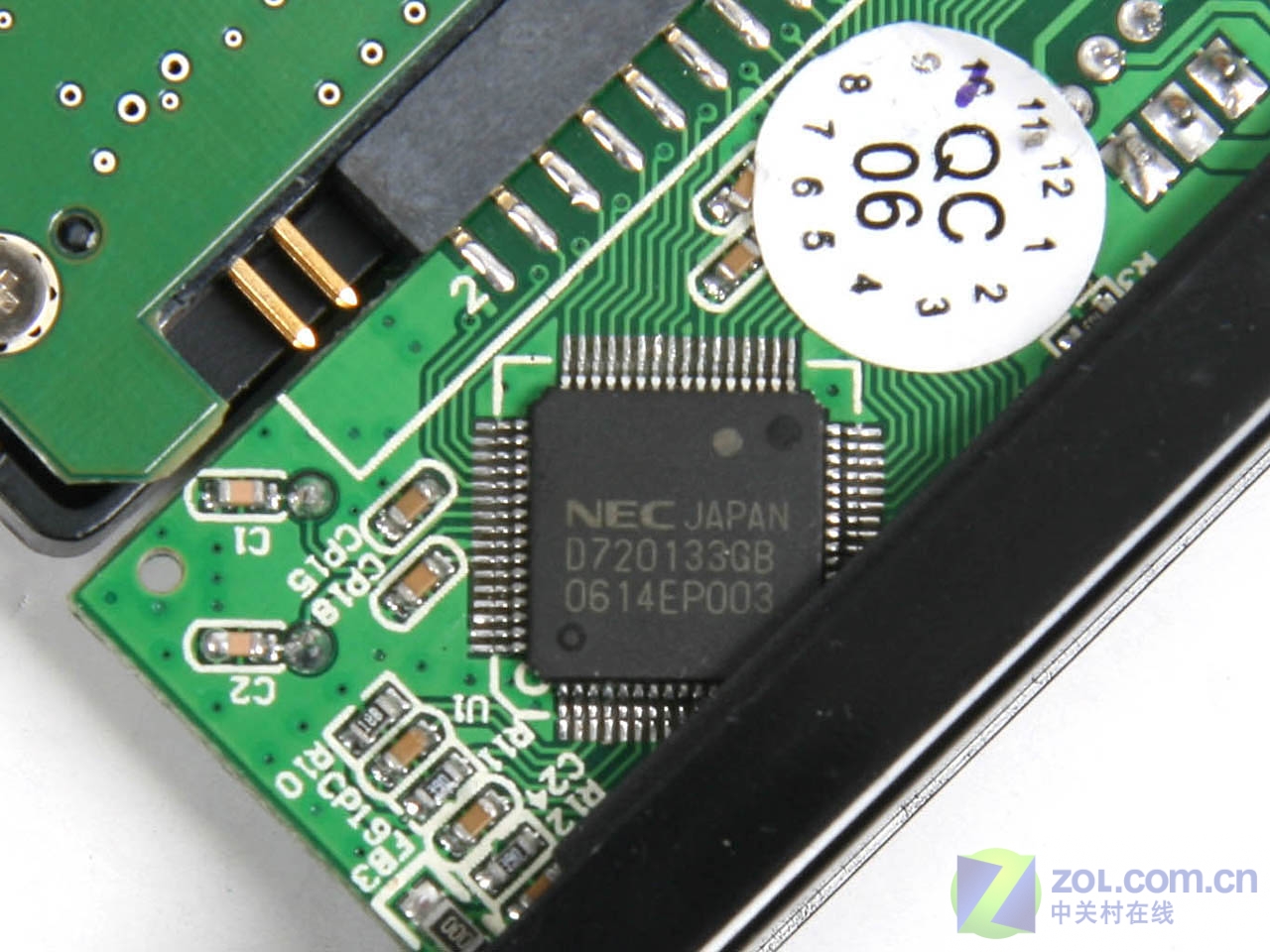 超薄酷闪族 微星v3移动硬盘拆解评测