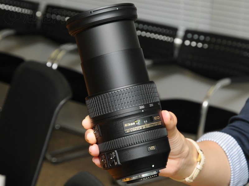 ῵Nikon AF-S 28-300mm f/3.5-5.6G ED VR ͷ 羰//˶