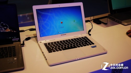 IFA2012��Ӣ�ض�չ̨���ҳ����������� 
