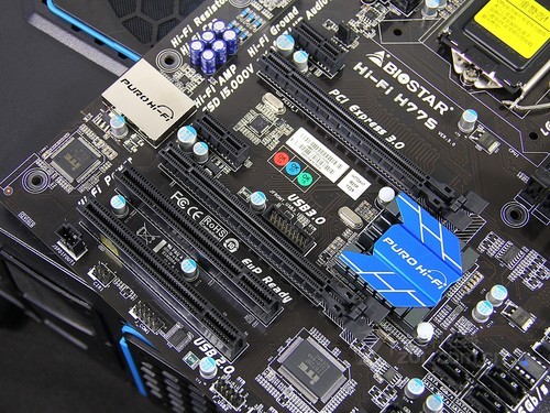 映泰h77 显卡插槽图