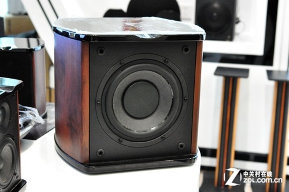 【高清图】 三分频设计 hivi惠威中端音箱售1280元图1